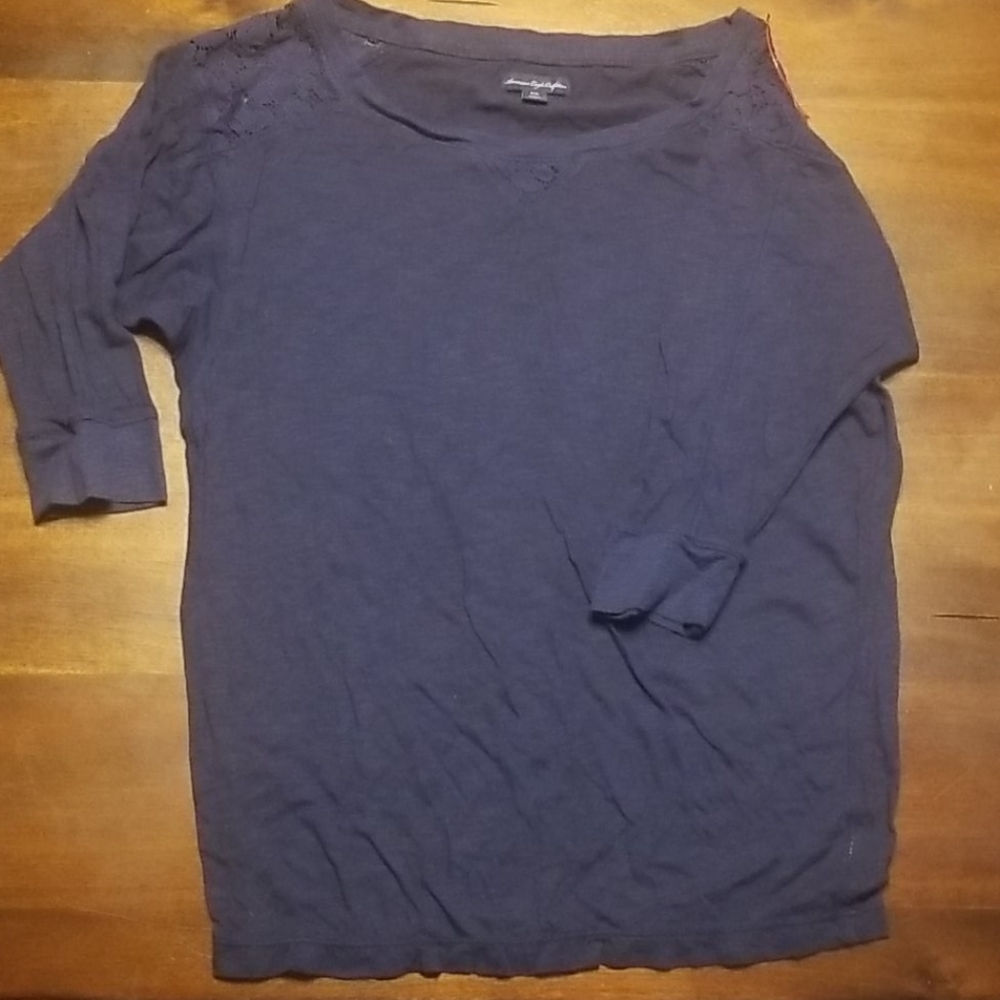 American Eagle shirt‎